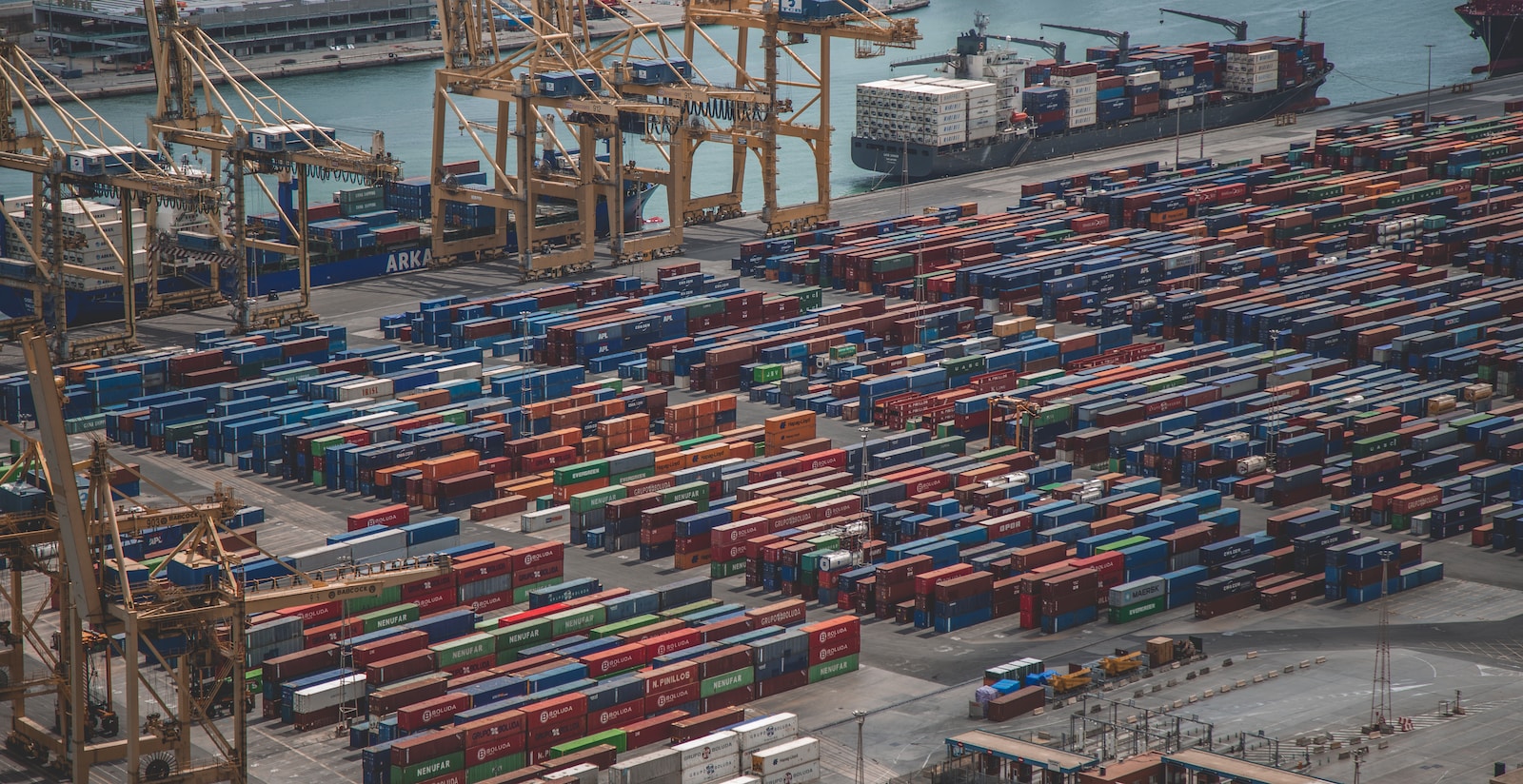Photo by Tobias A. Müller intermodal containers on dock